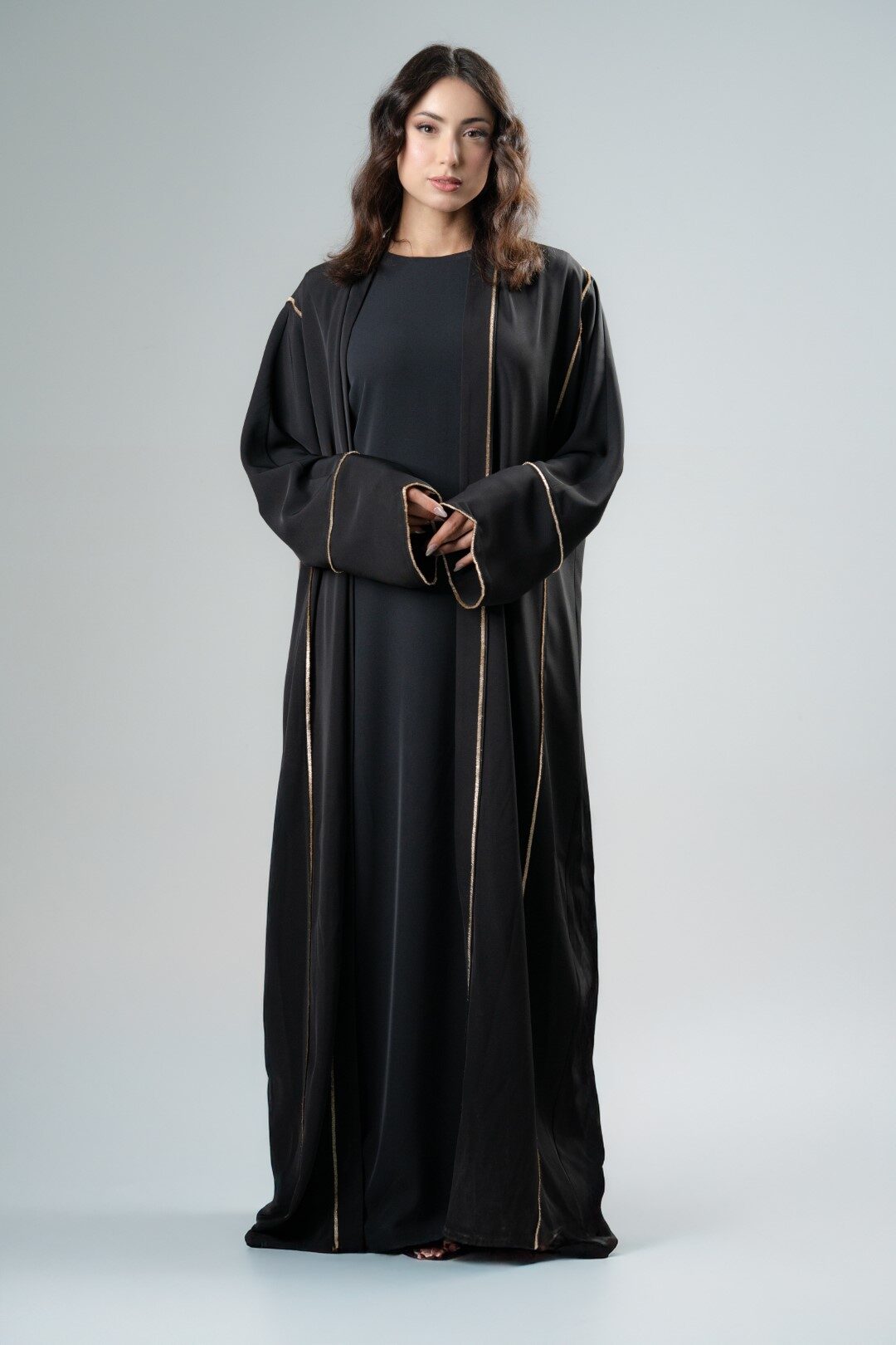 elegant open abaya by Nooraï