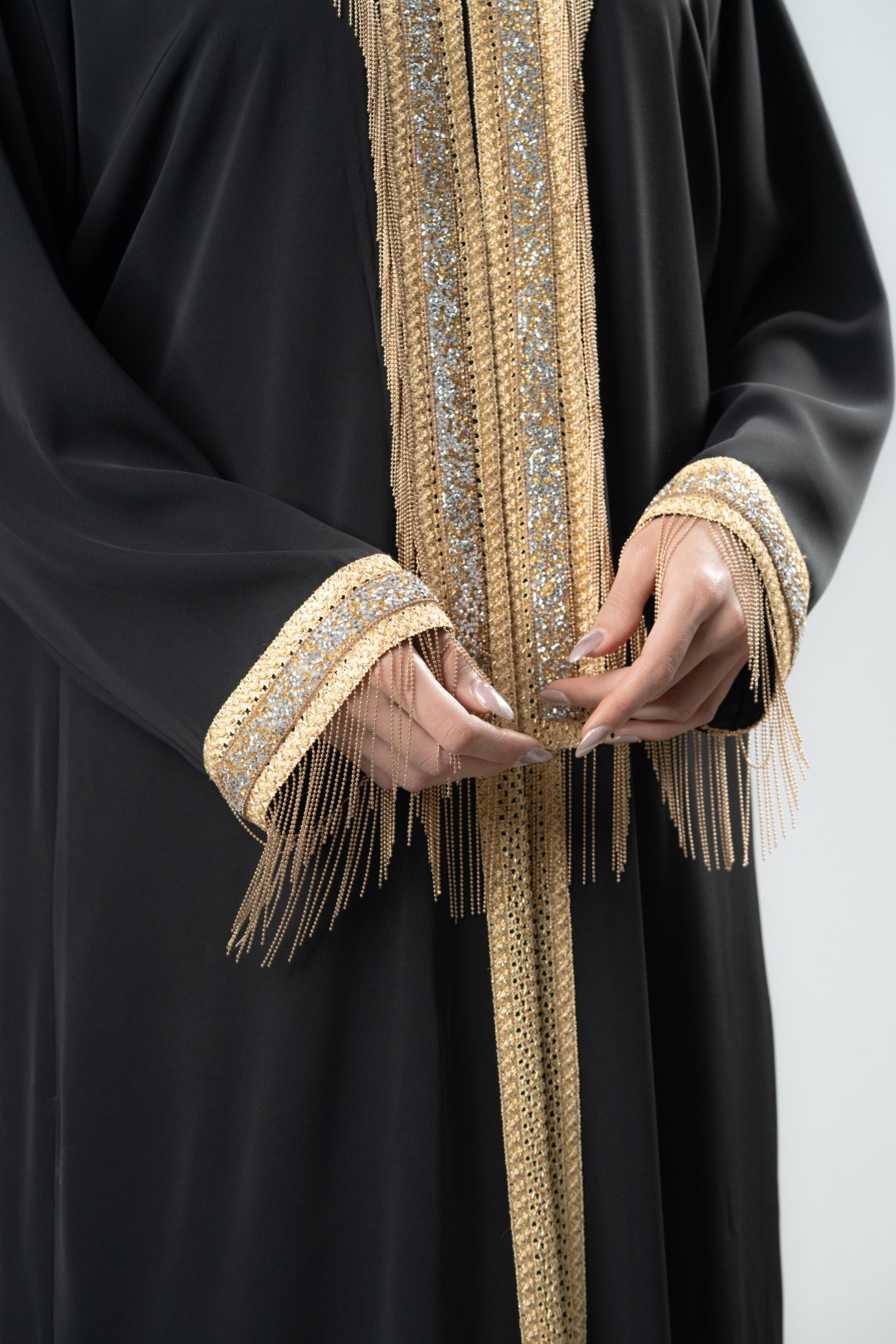 Fringe accent abaya
