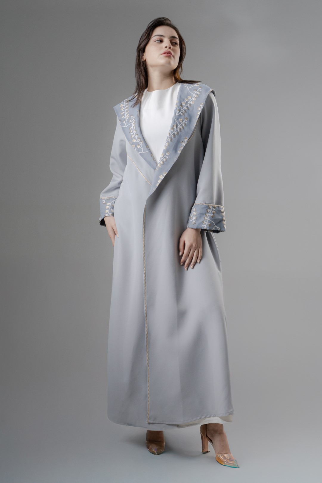 Hooded abaya with Enbroidered details
