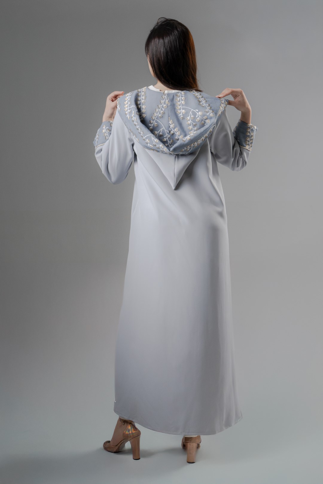 Hooded abaya with Enbroidered details