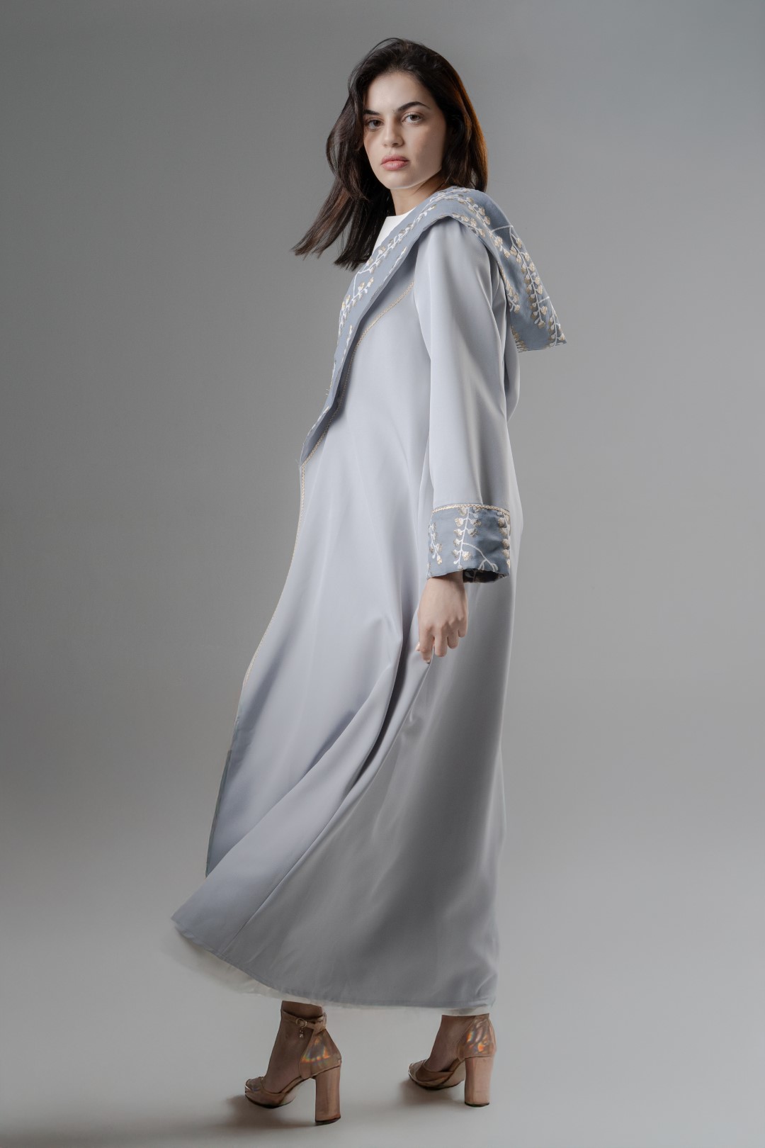 Hooded abaya with Enbroidered details
