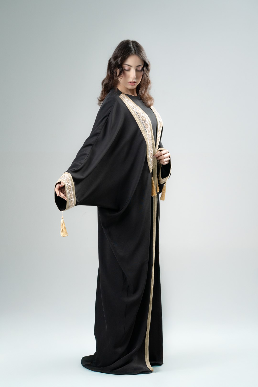 Kimono with tassel