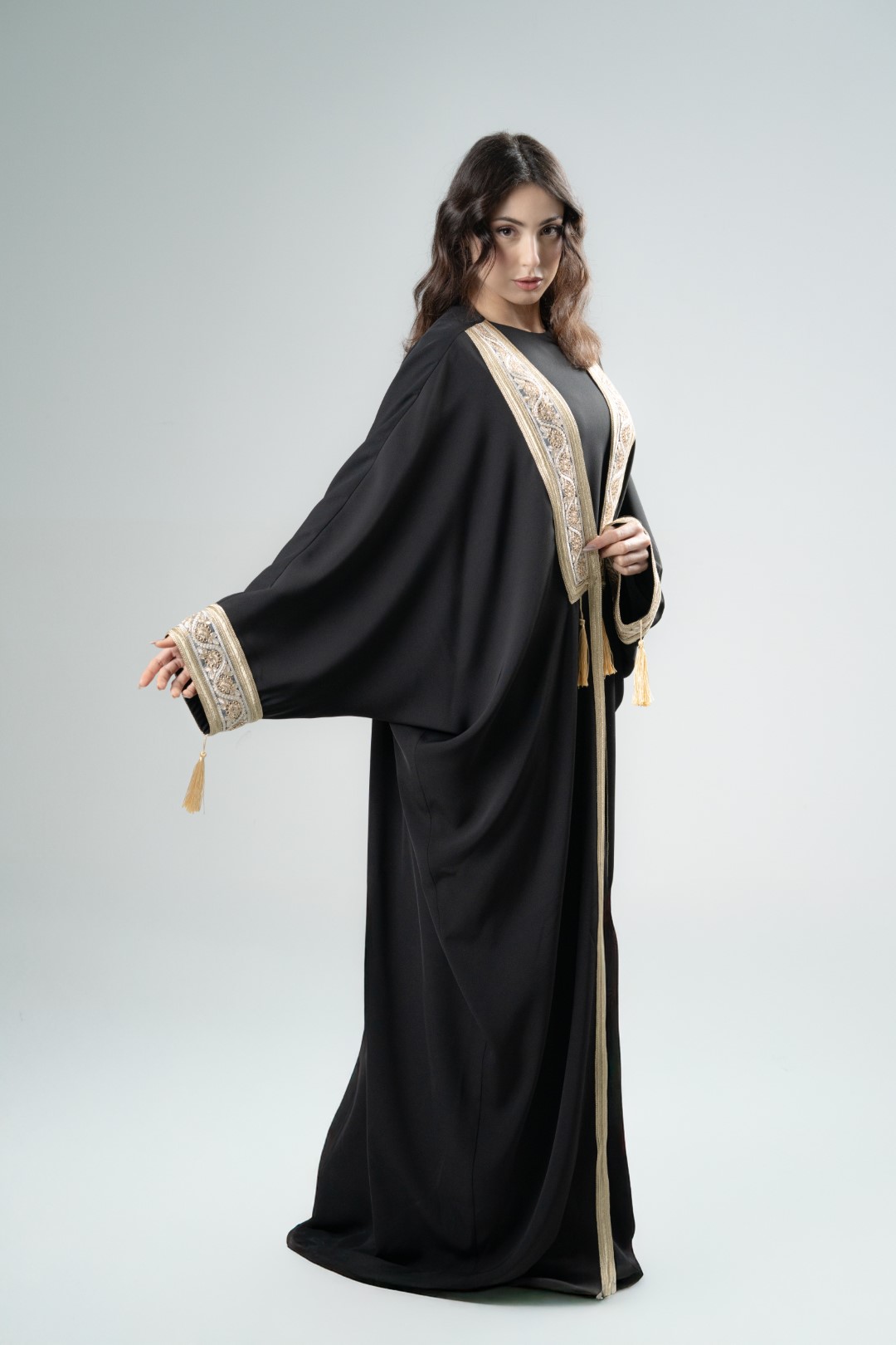 Kimono with tassel
