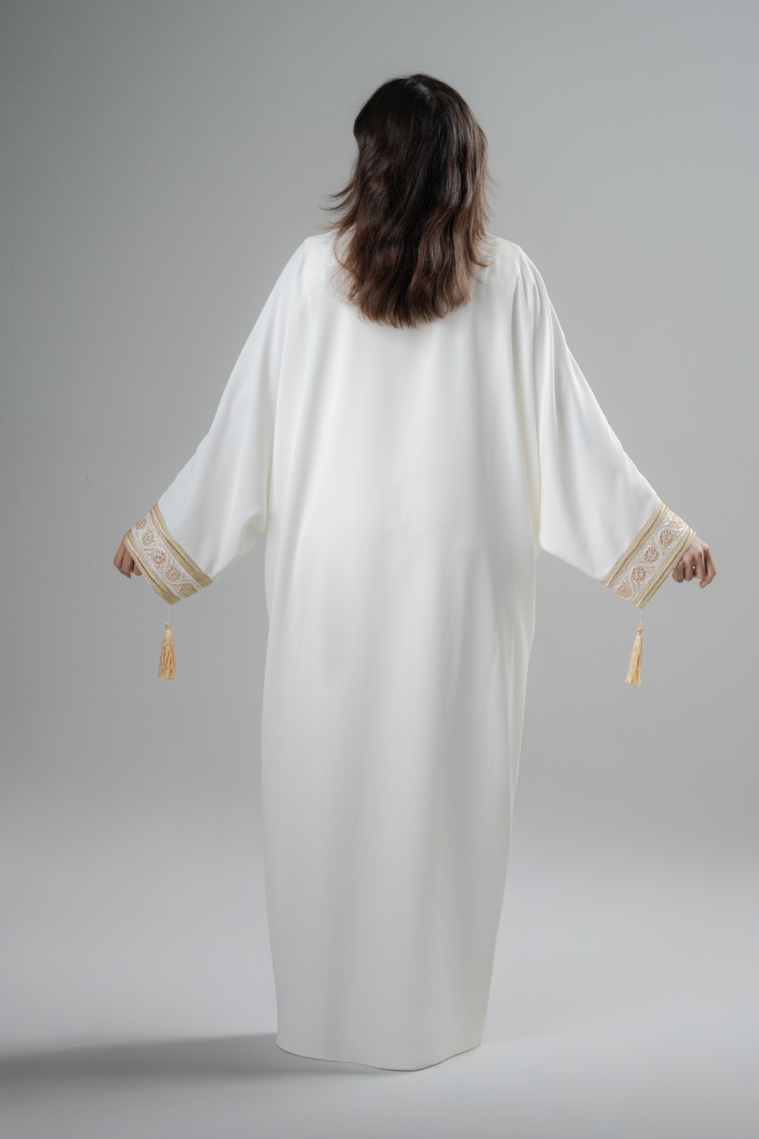 Kimono with tassel