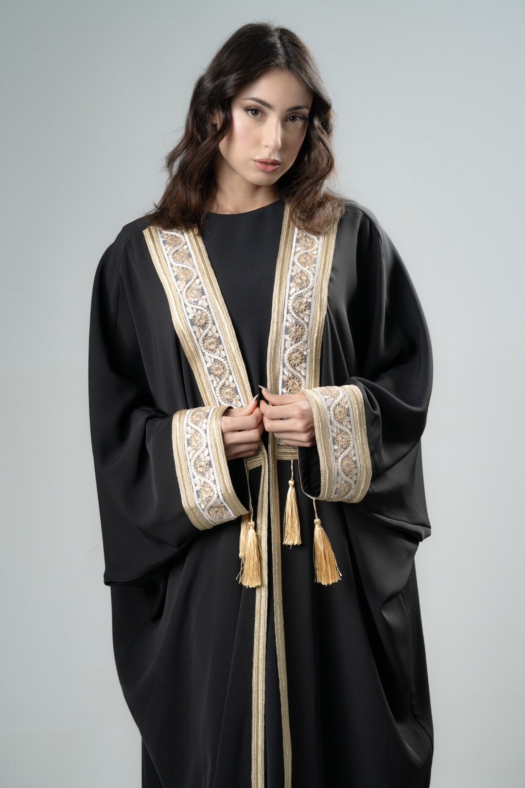 Kimono with tassel