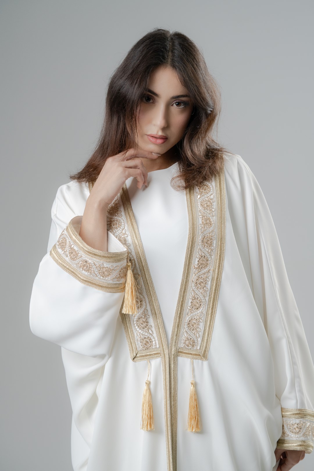 Kimono with tassel