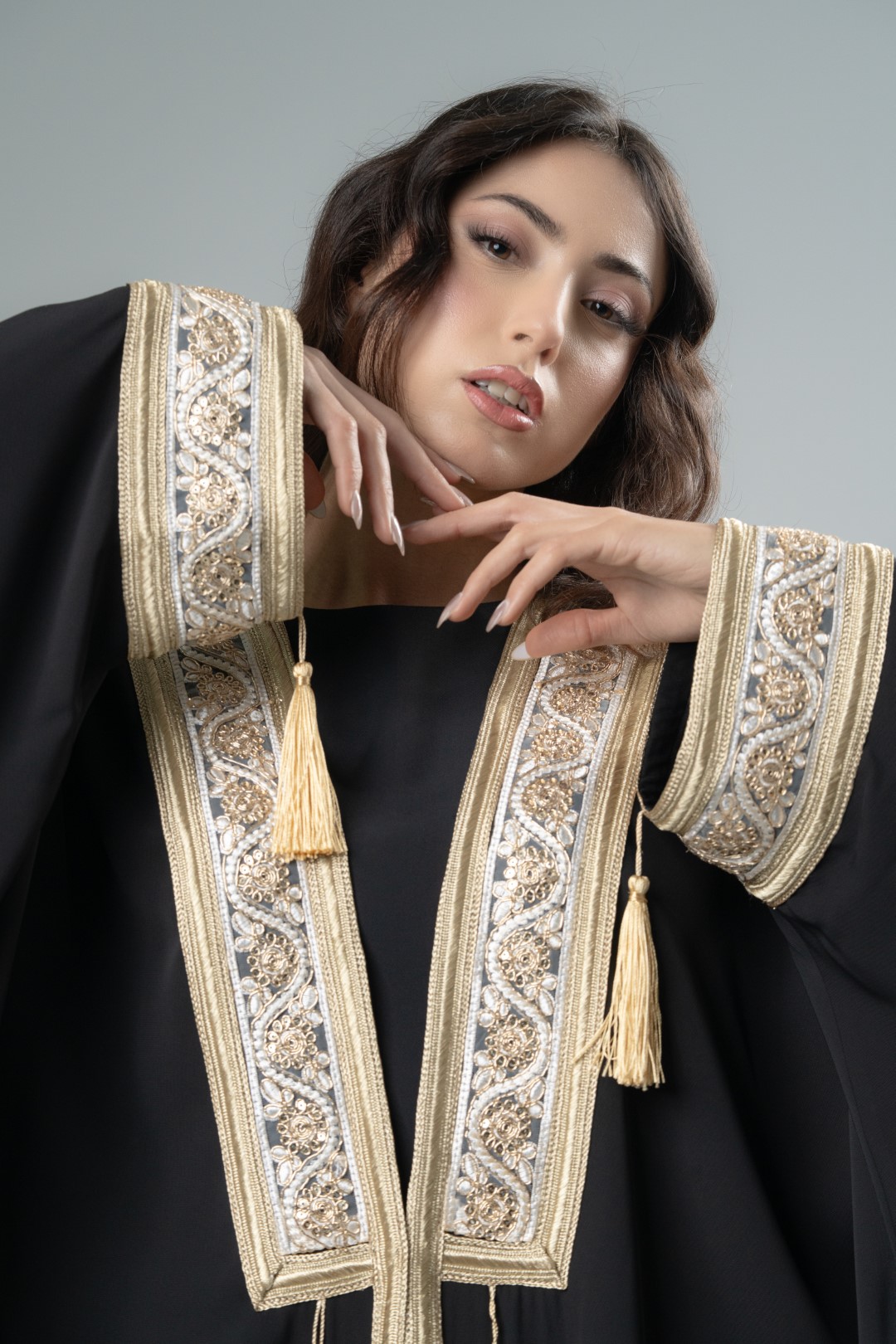 Kimono with tassel