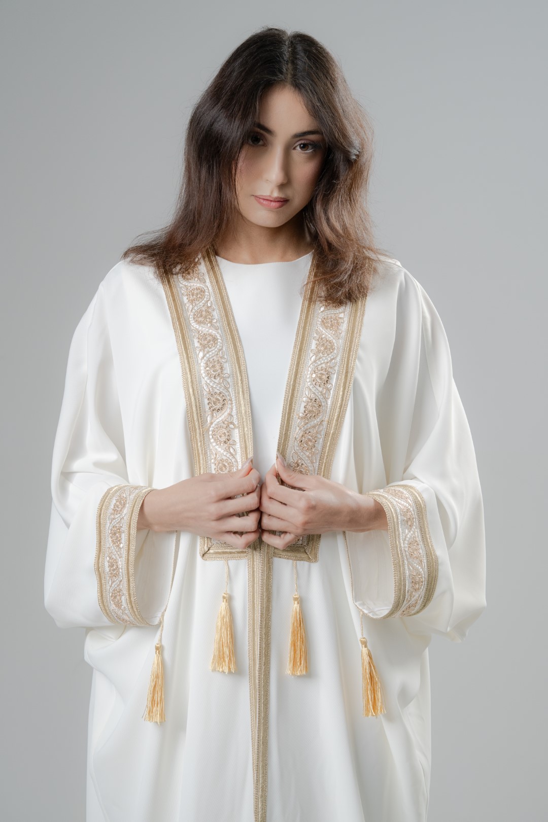 Kimono with tassel