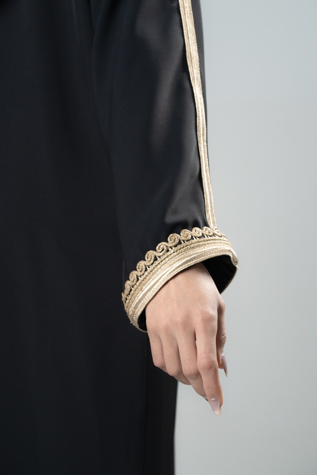 Refined metallic gold hooded abaya