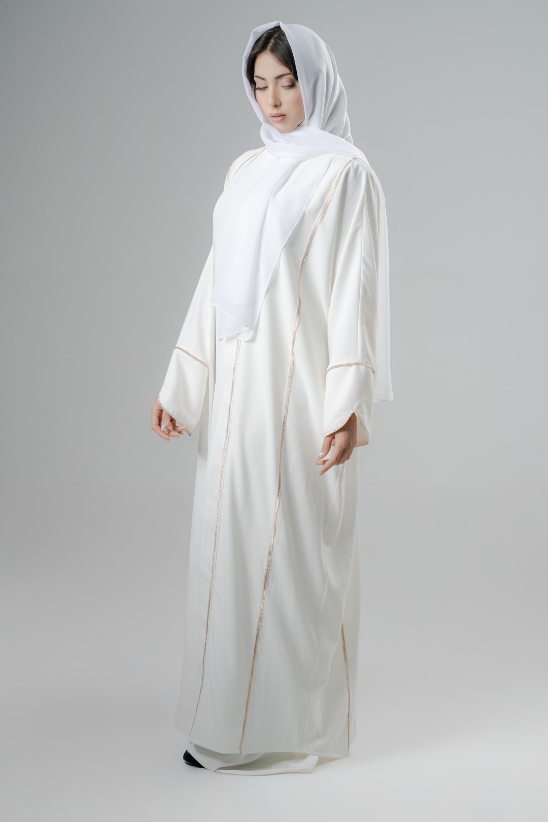 Soft chain abaya