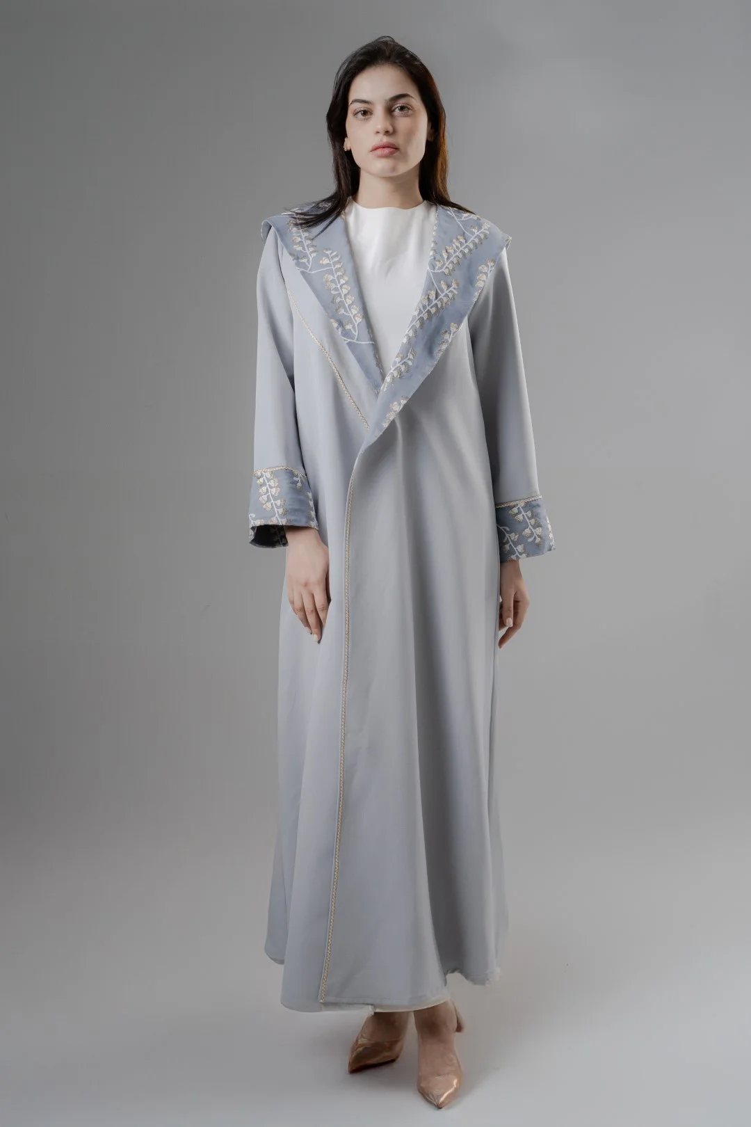 Hooded abaya with Enbroidered details