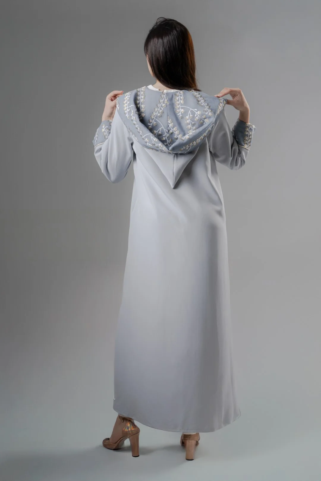 Hooded abaya with Enbroidered details