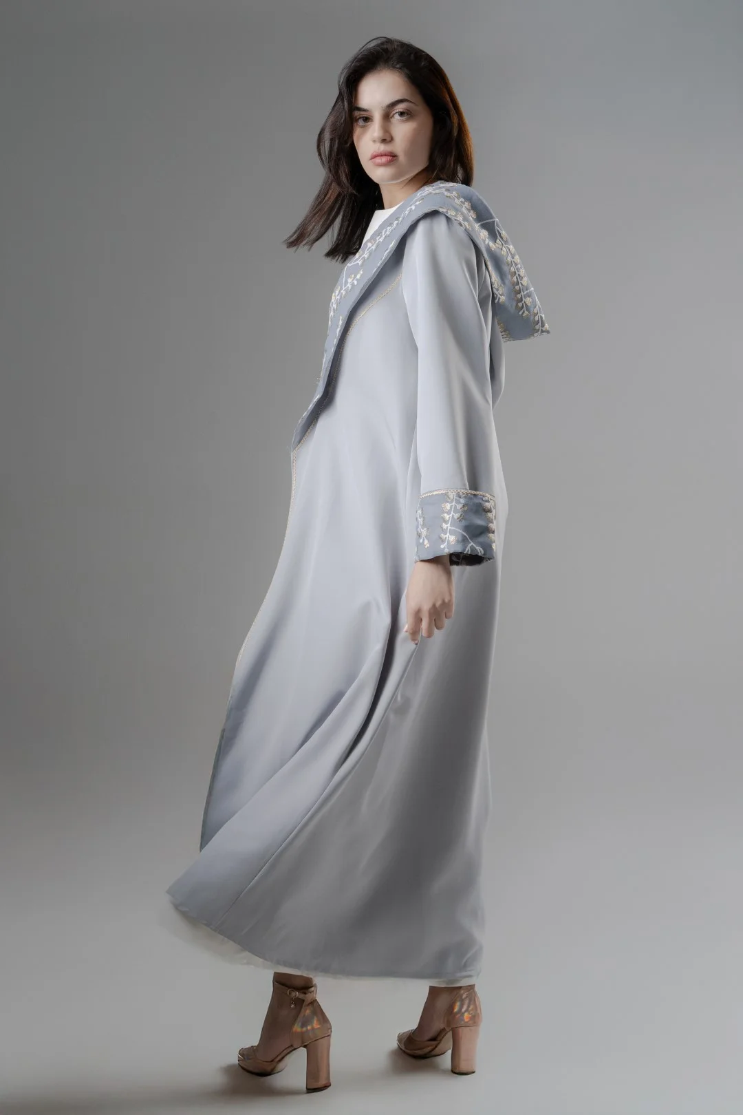 Hooded abaya with Enbroidered details