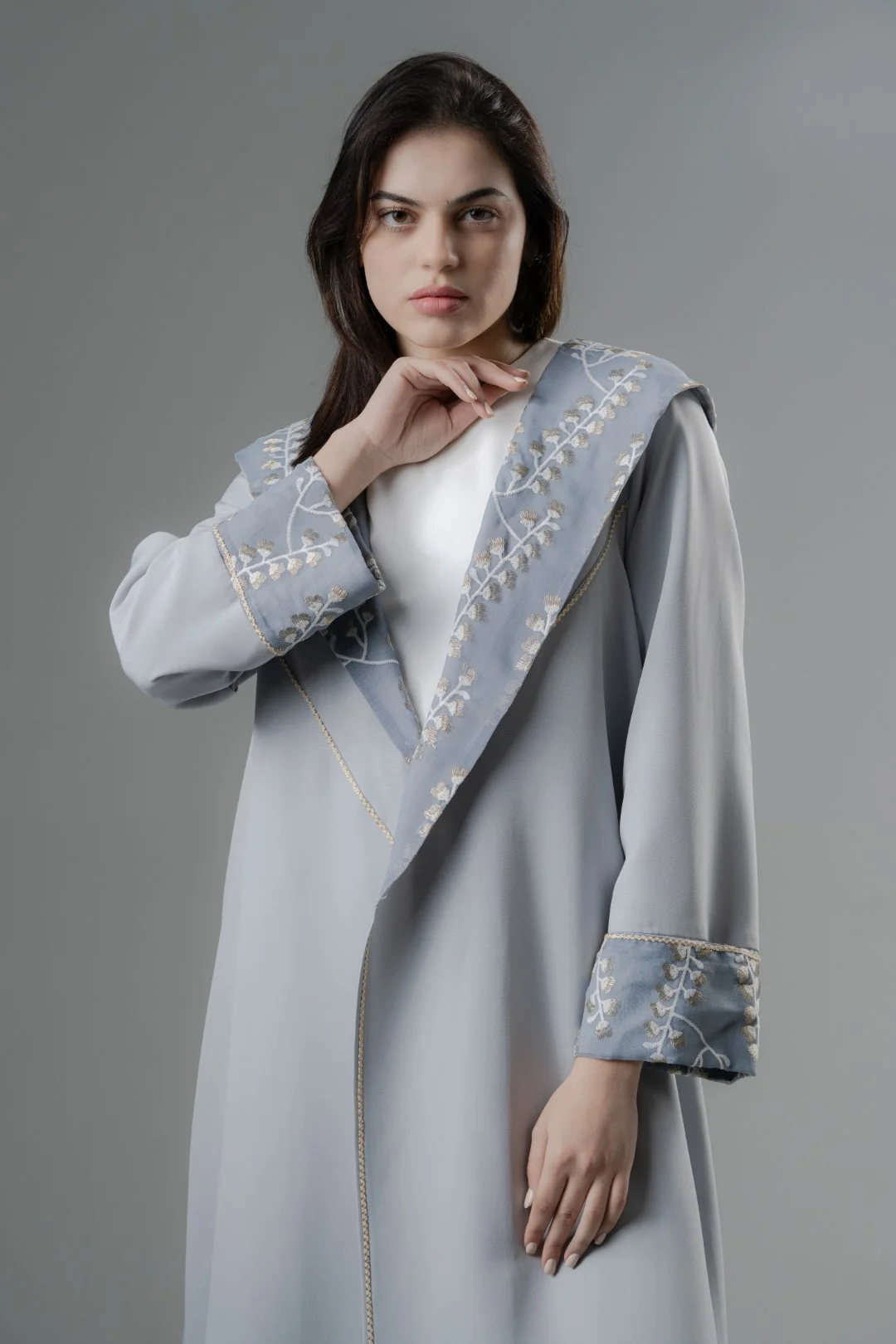 Hooded abaya with Enbroidered details