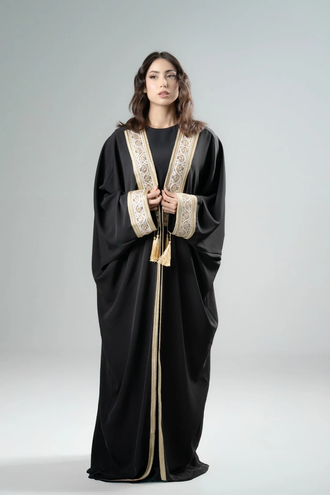 Kimono with tassel