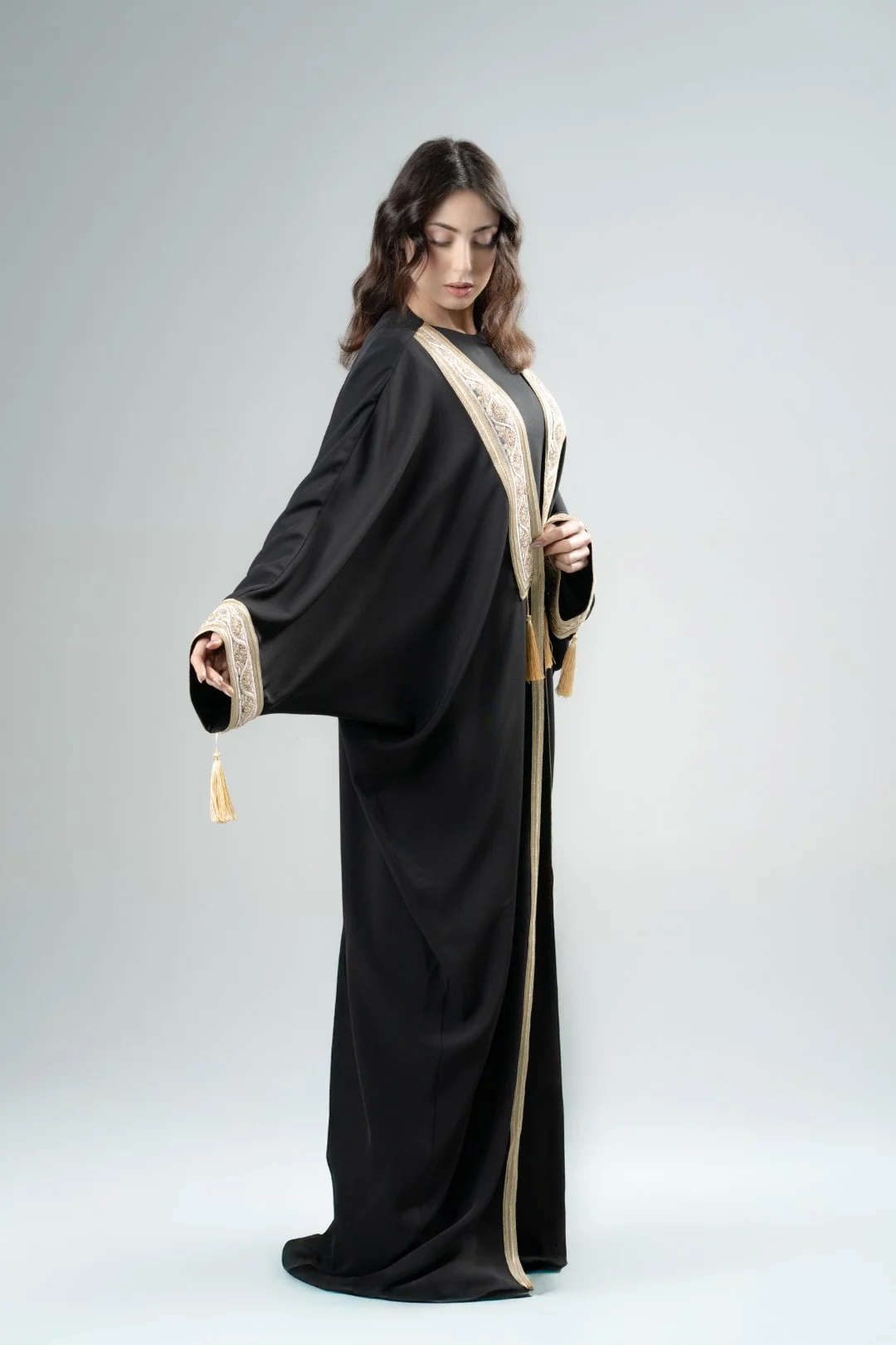 Kimono with tassel