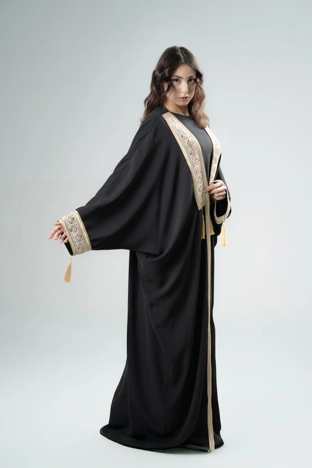 Kimono with tassel