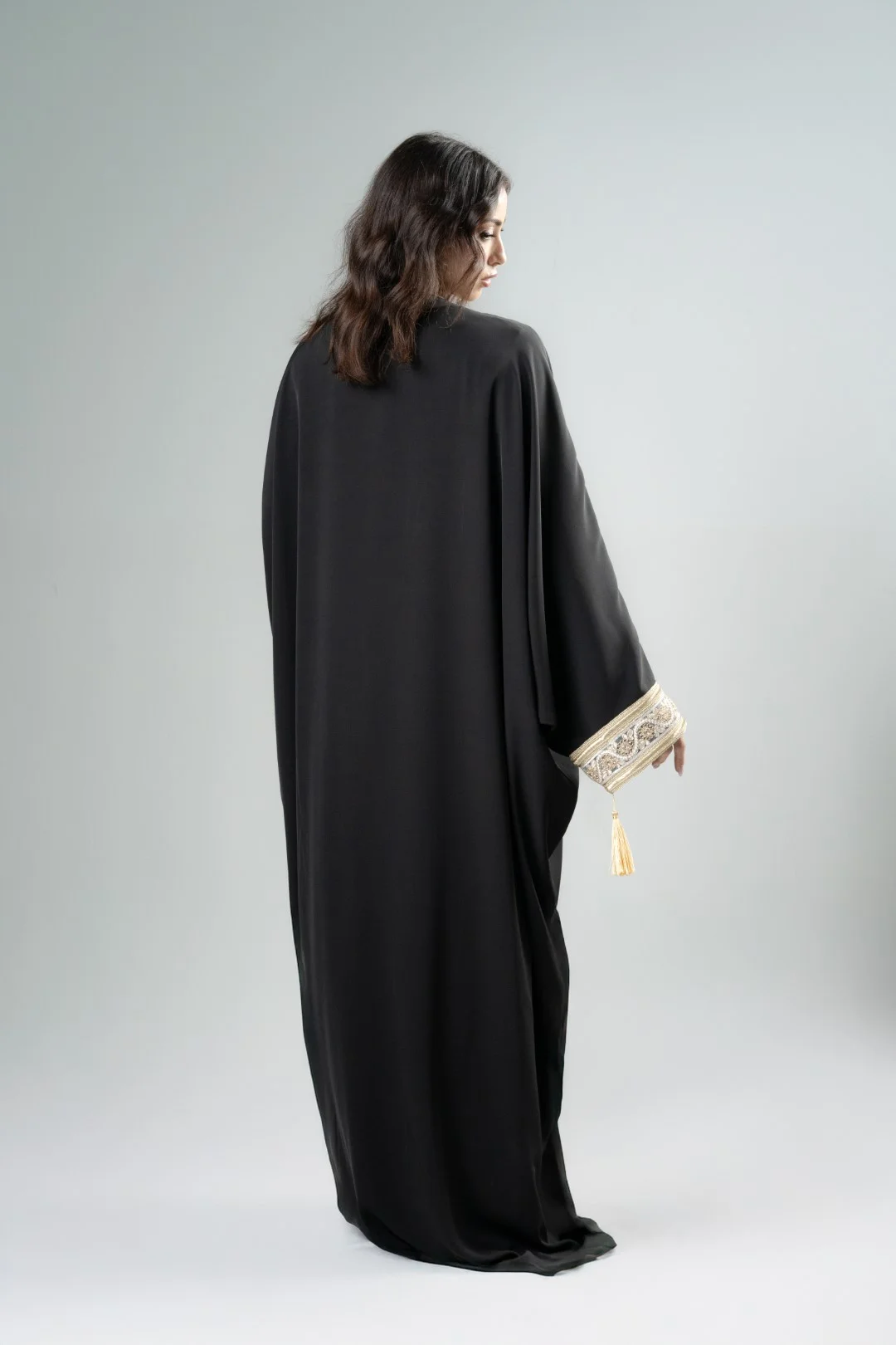 Kimono with tassel