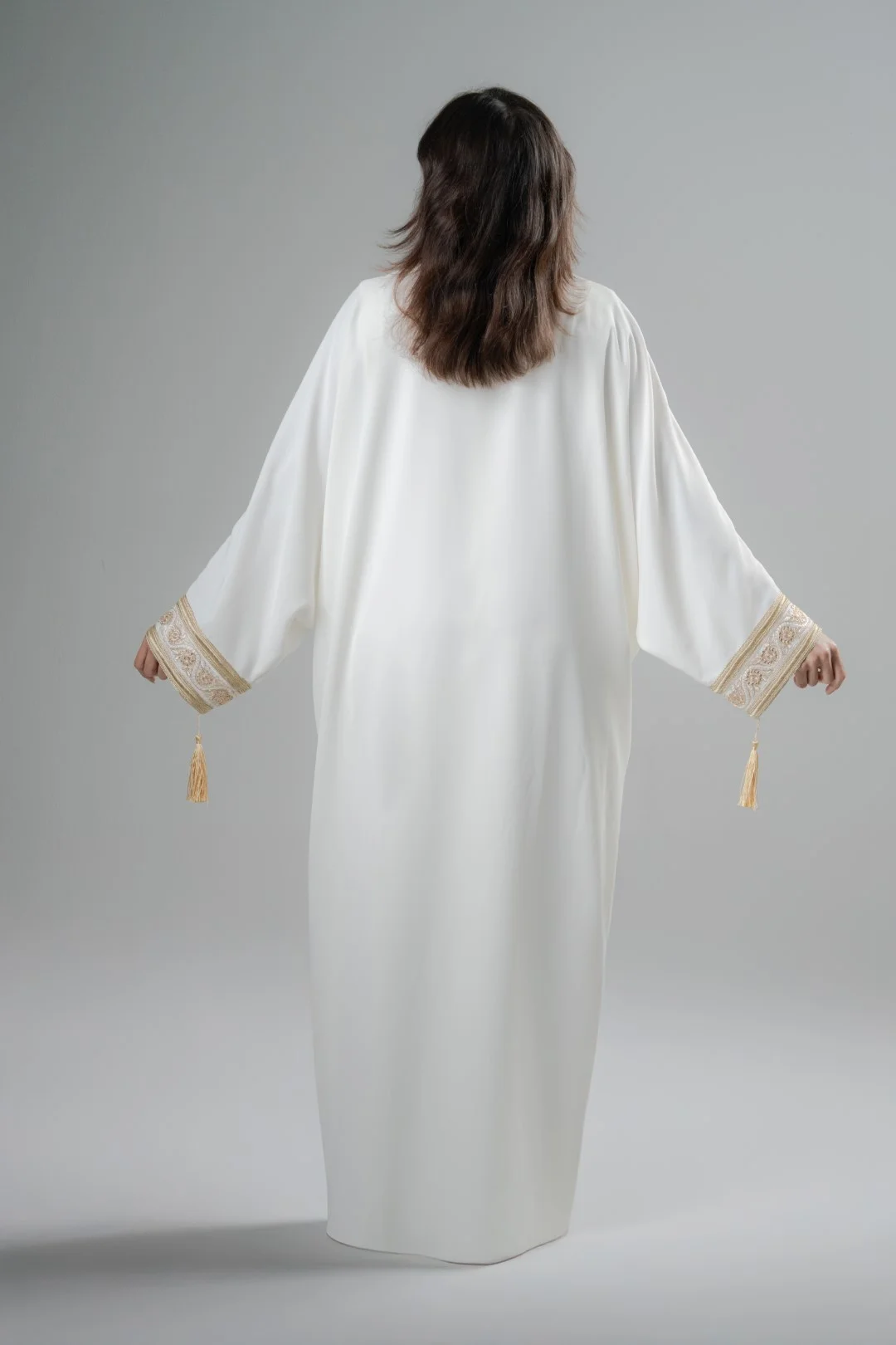 Kimono with tassel