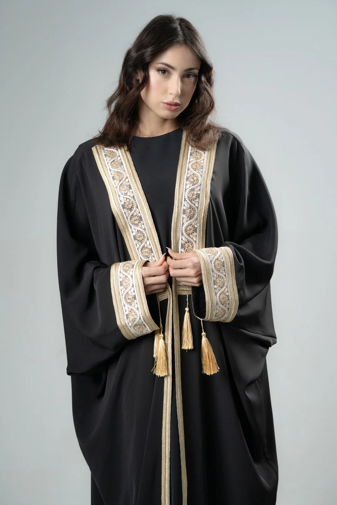 Kimono with tassel