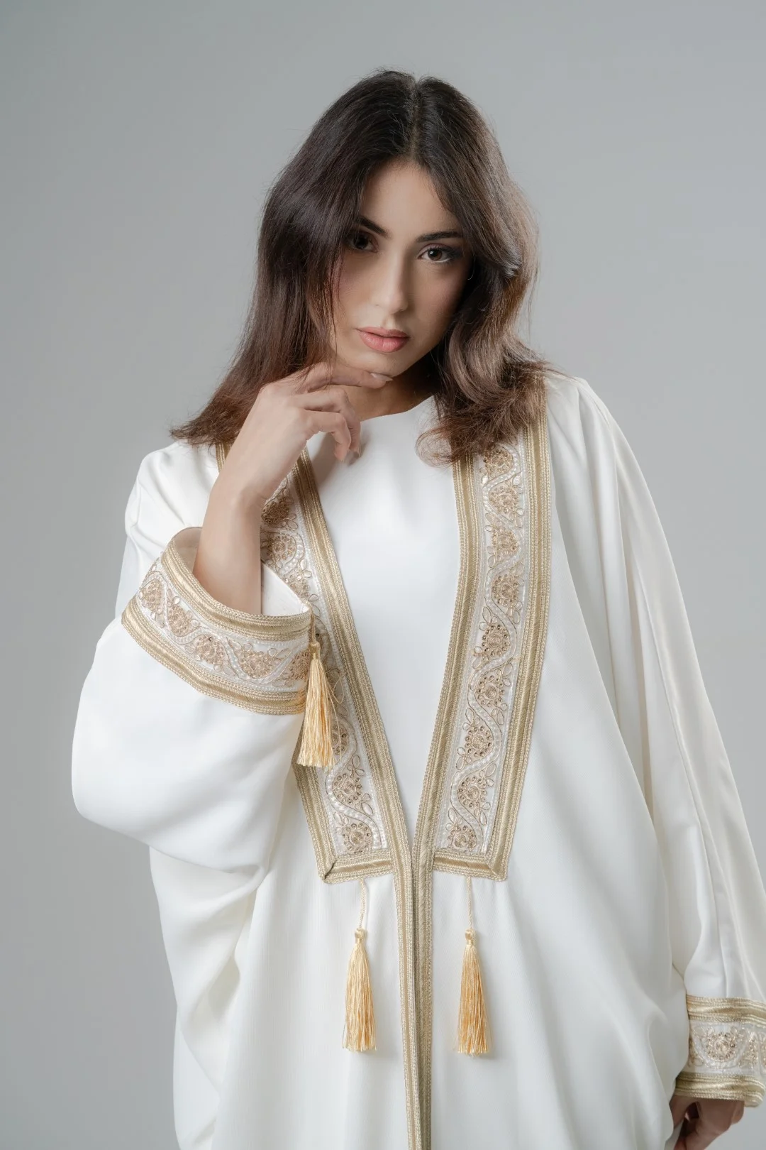 Kimono with tassel