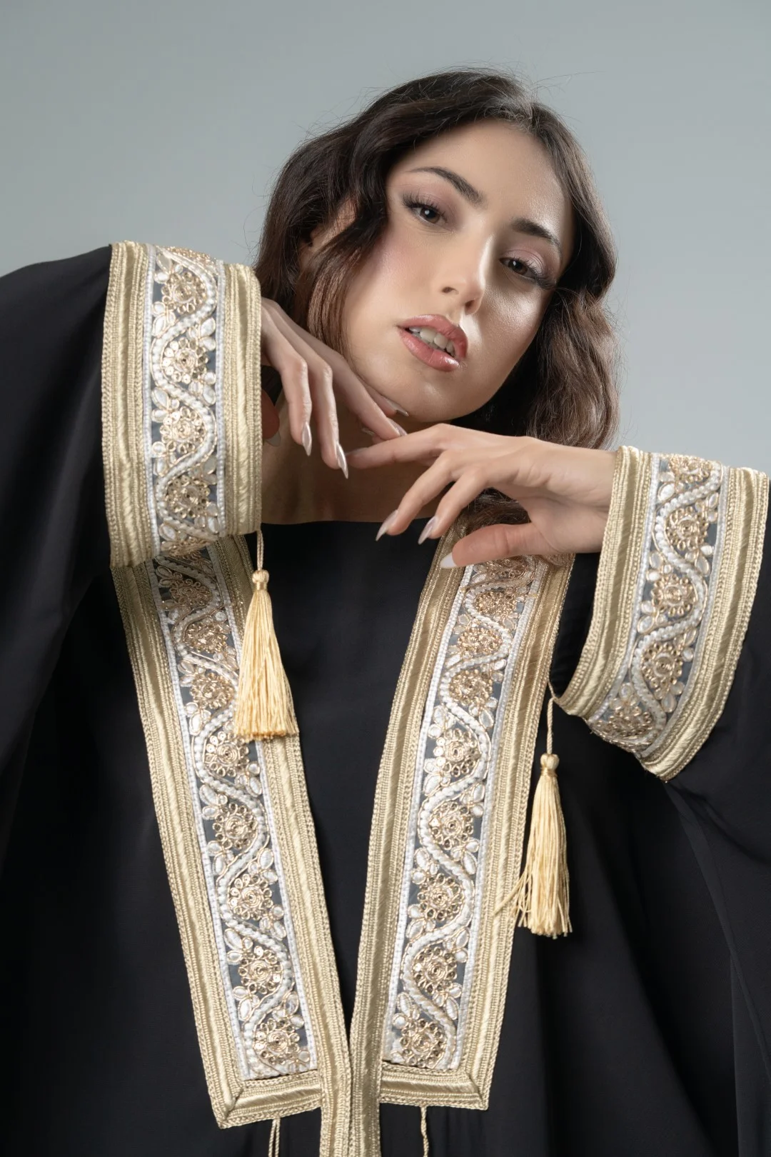 Kimono with tassel