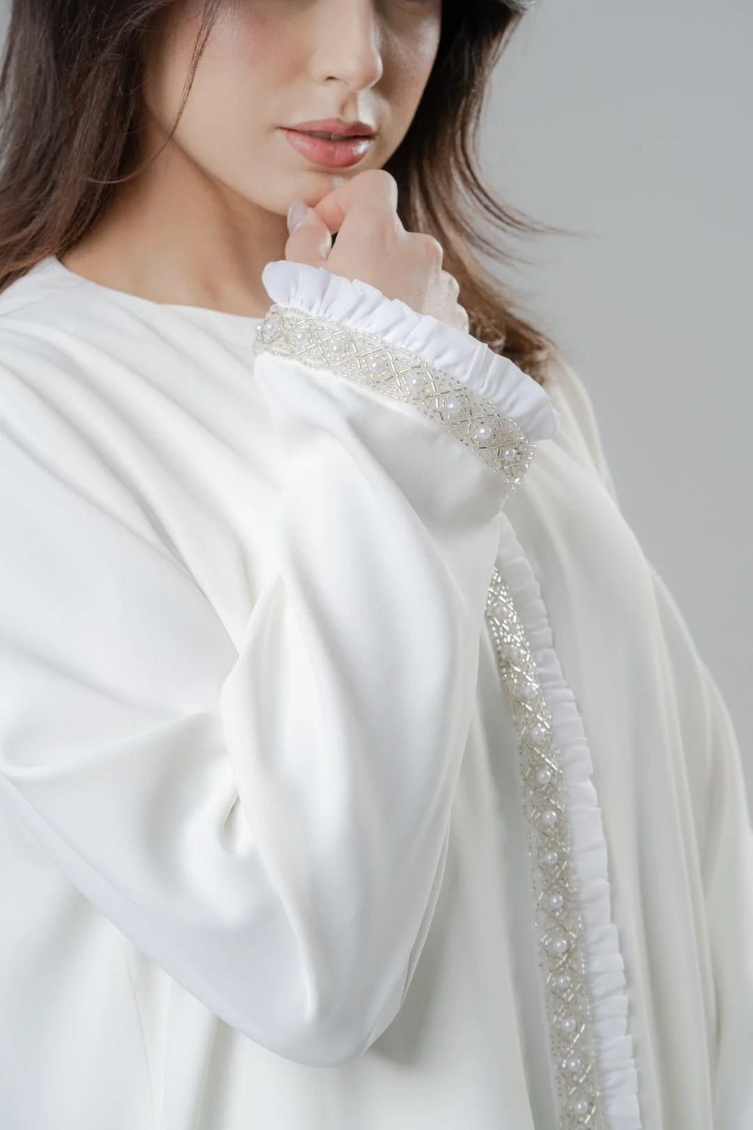 Pearl detailed Abaya